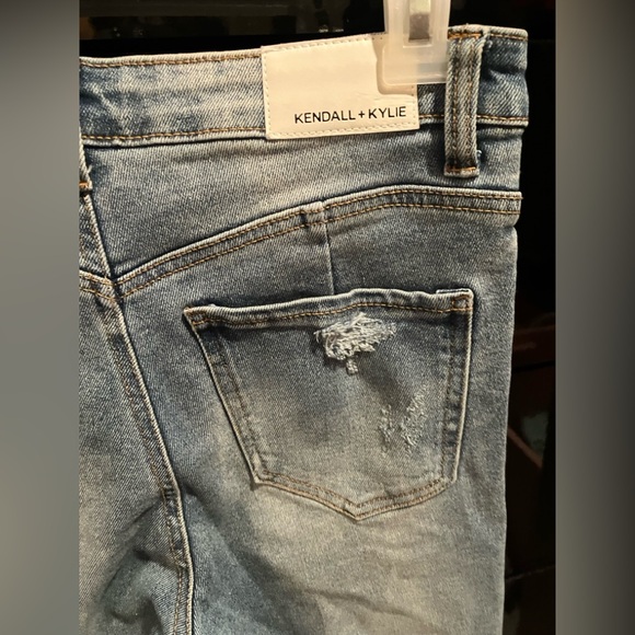 Kendall + Kylie, Size 27, super cute distressed, light blue denim, skinny jeans - Picture 3 of 3